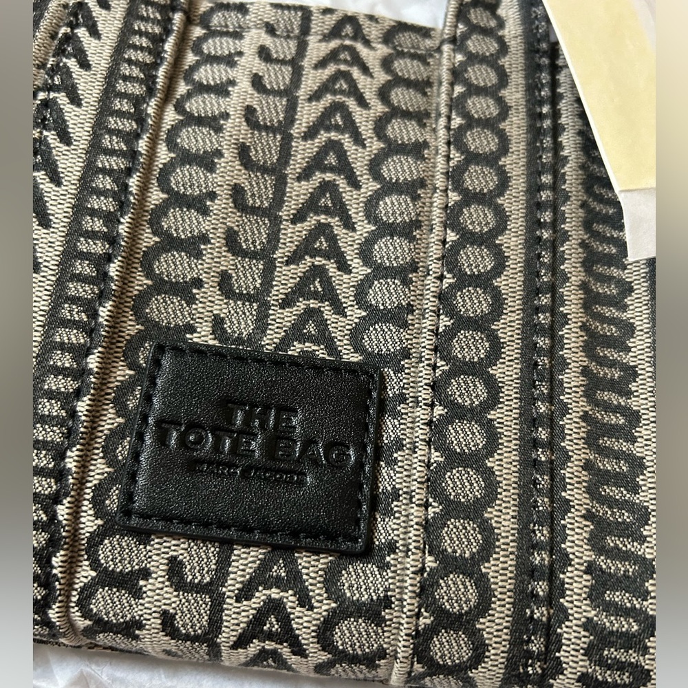 Marc Jacobs Monogram Tote Crossbody Bag Beige Multi - Picture 8 of 8